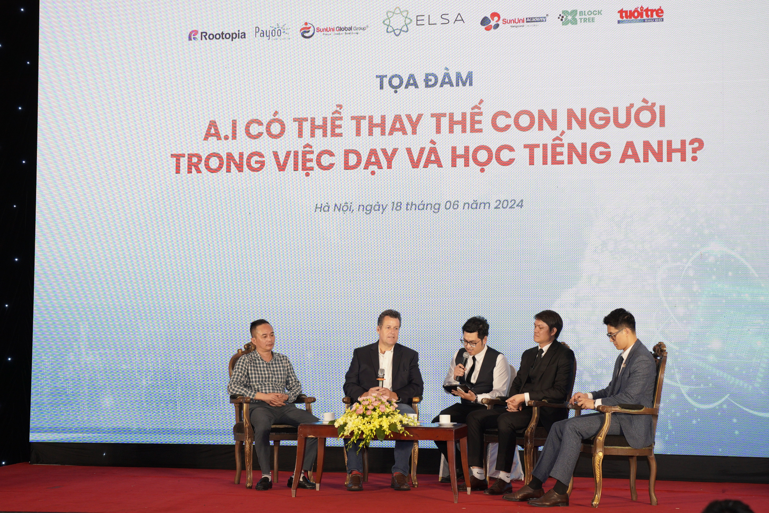 Công nghệ AI có thể thay thế con người trong việc dạy và học Tiếng Anh?