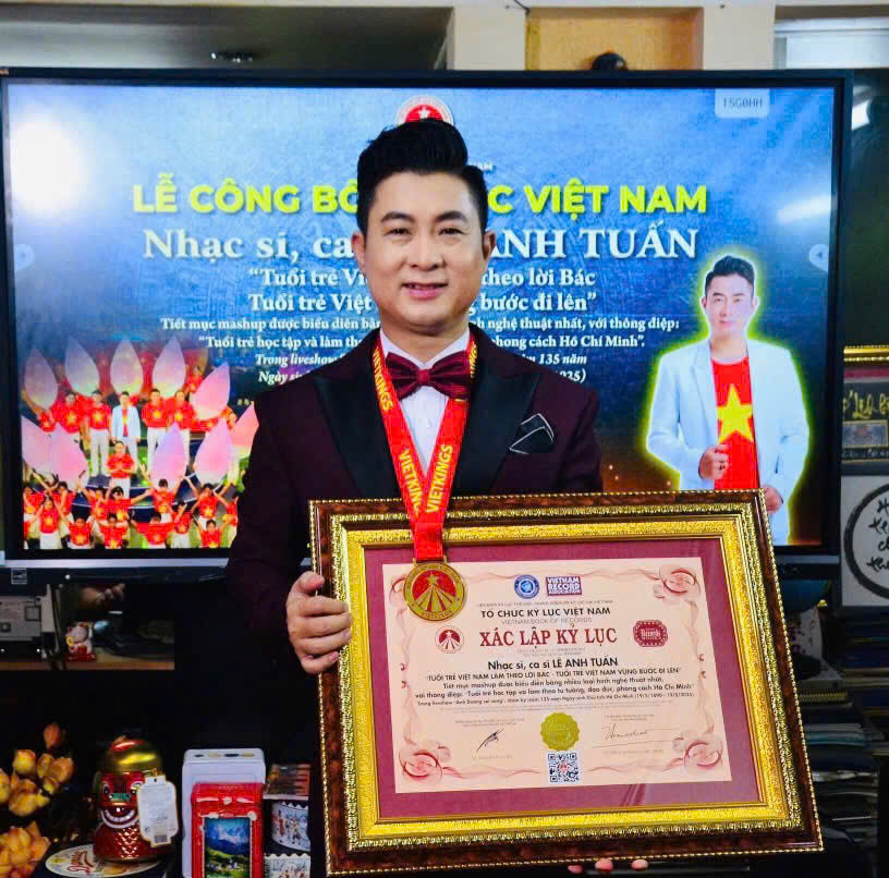 Liveshow “Ánh dương soi sáng” xác lập kỷ lục Việt Nam với bản mashup kết hợp nhiều loại hình nghệ thuật nhất