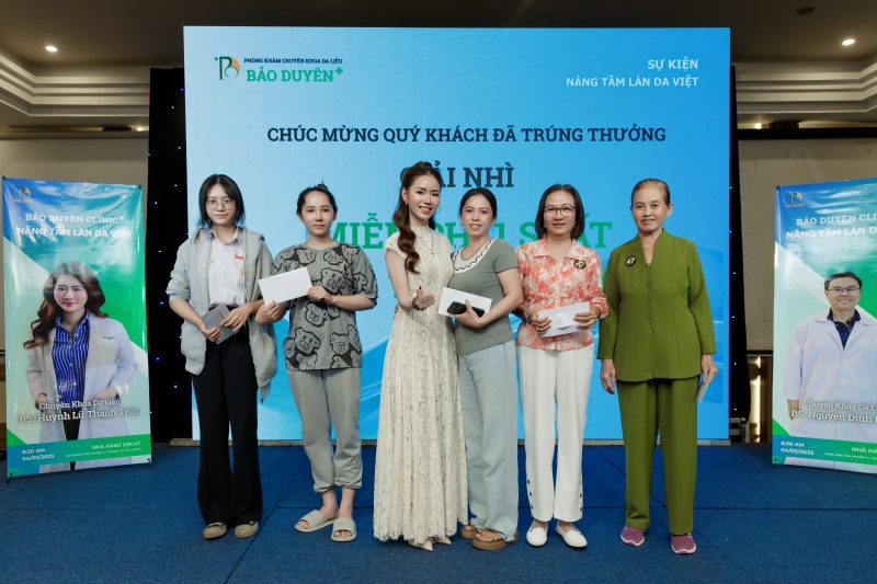 Phòng khám chuyên khoa da liễu Bảo Duyên tư vấn, soi da miễn phí cho khách hàng