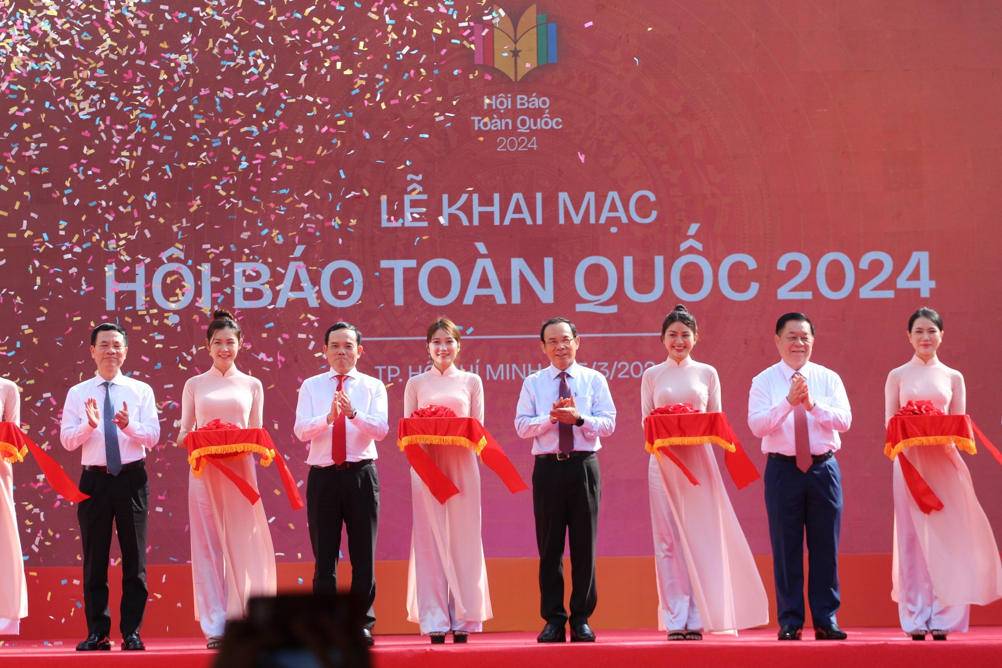 Triển lãm tạp chí in Thông tin và Phát triển tại Hội Báo toàn quốc 2024: Quyền lực của truyền thông giấy