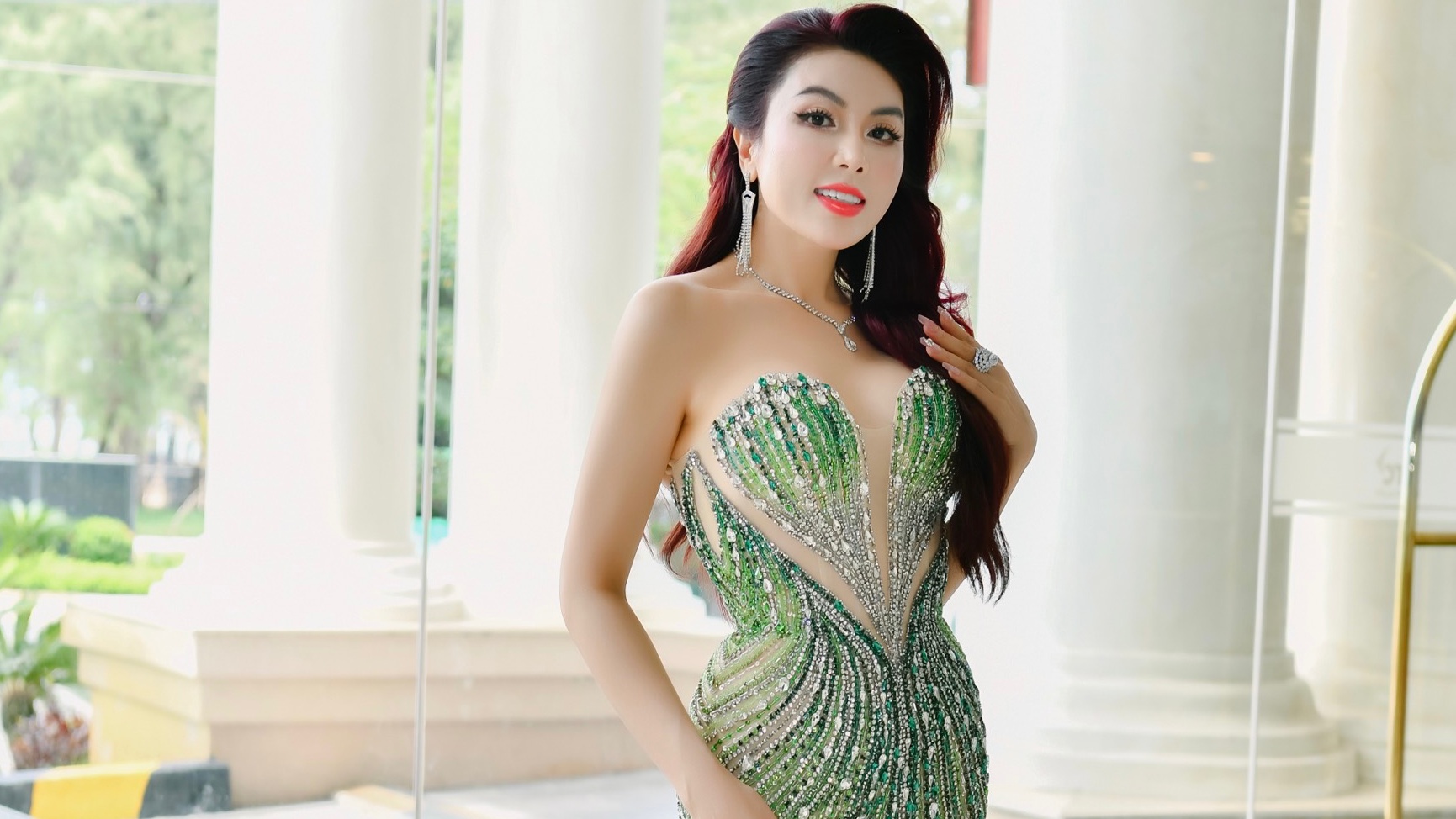 Hoa hậu Nghiêm Thị Huệ: Nữ doanh nhân tài sắc vẹn toàn